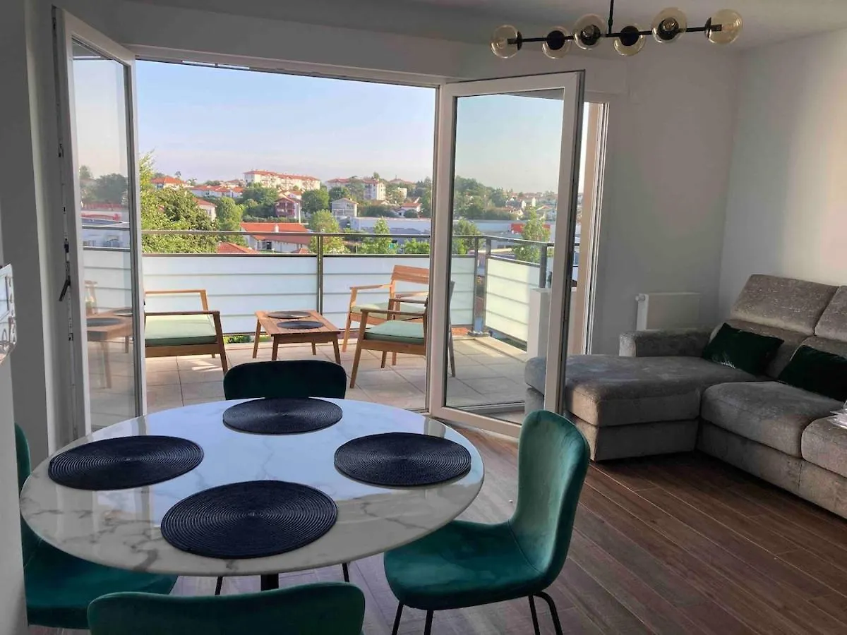 T2 Centre Ville Anglet Dernier Etage Parking En Sous-Sol Wifi Smart Tv Serviettes Et Draps Inclus
